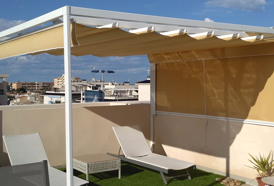 Toldo impermeable terraza Alicante - Toldos impermeables para patios